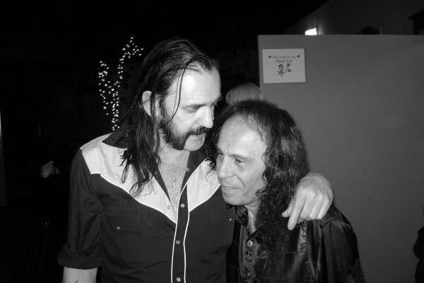 Lemmy y Dio: Camaradas de neón, sudor y lágrimas.